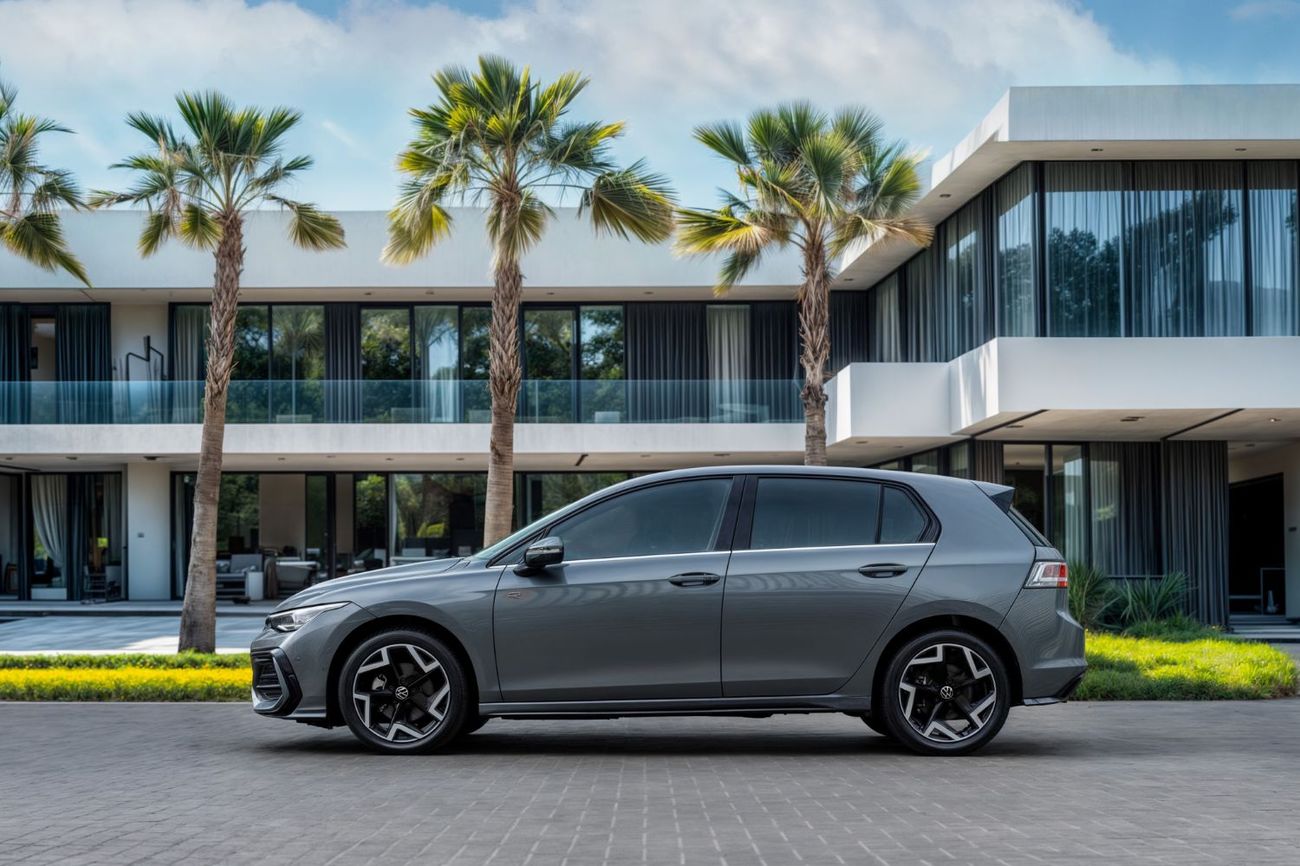 فولكس واجن جولف 2,056 P.M  | 0% Downpayment | Volkwagen Golf R-Line Brand New!