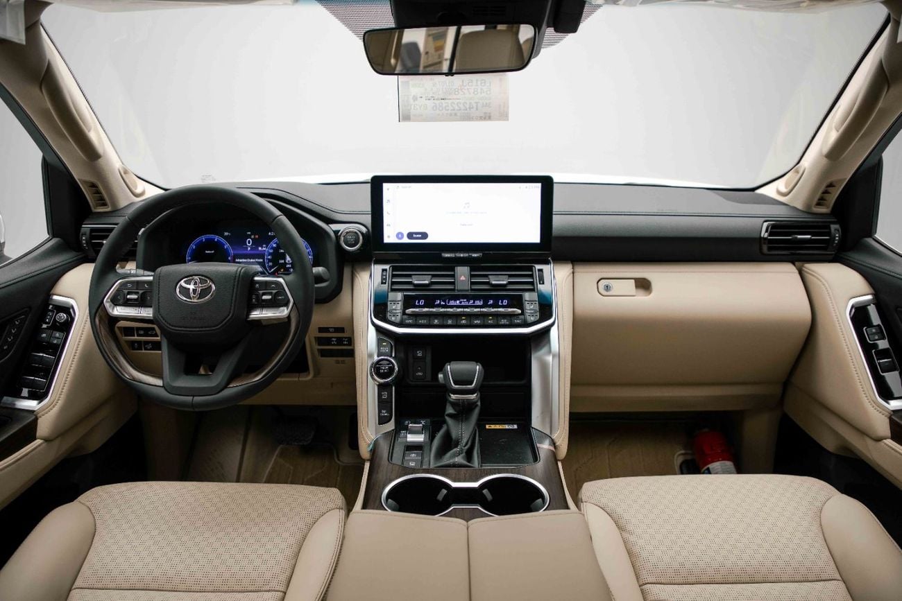 تويوتا لاند كروزر LC300 VXR 3.5L - Pearl White Inside Beige | Export Only