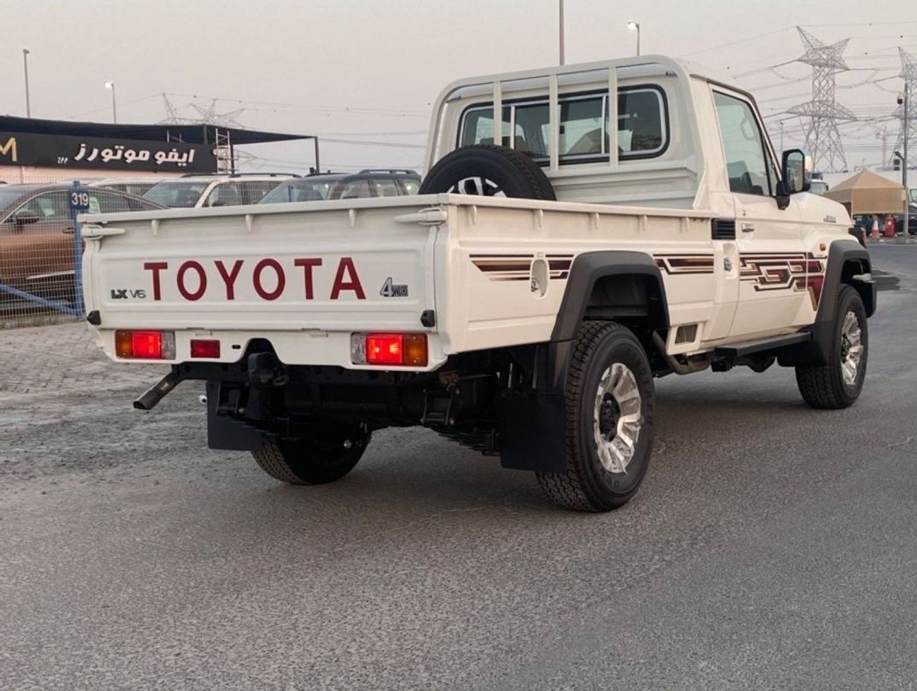 Toyota Land Cruiser Pick Up 4.0L M/T Full Option
