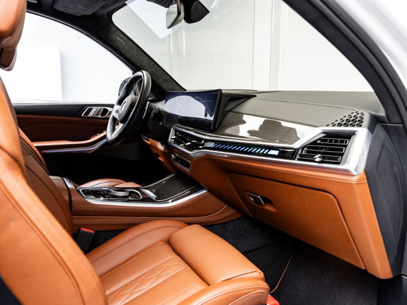 بي أم دبليو X5 2024 BMW X5 M60i xDrive, 4.4 TC V8, 4WD, 530bhp, 8 Speed Auto