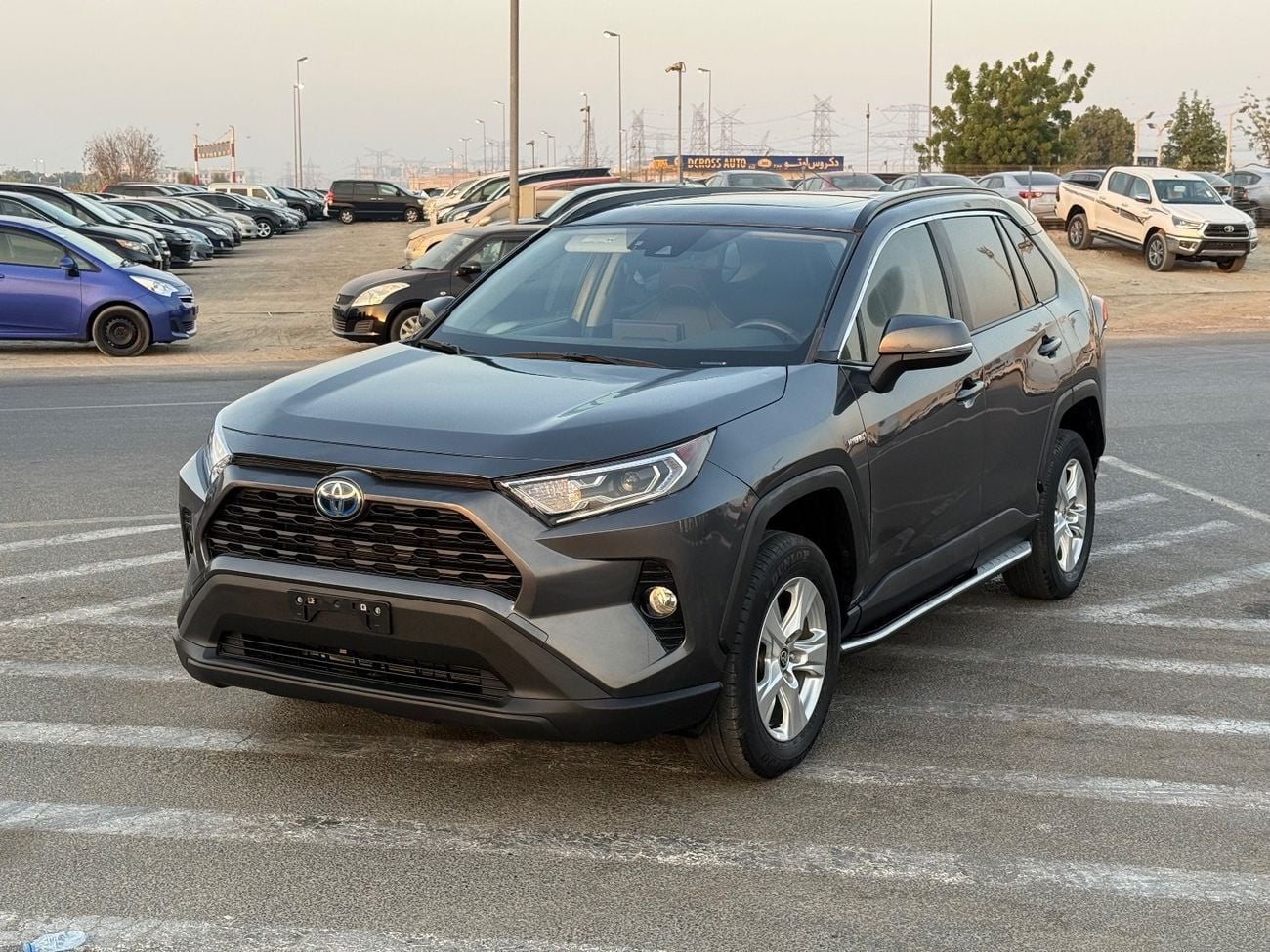 تويوتا راف ٤ XLE 2.5L