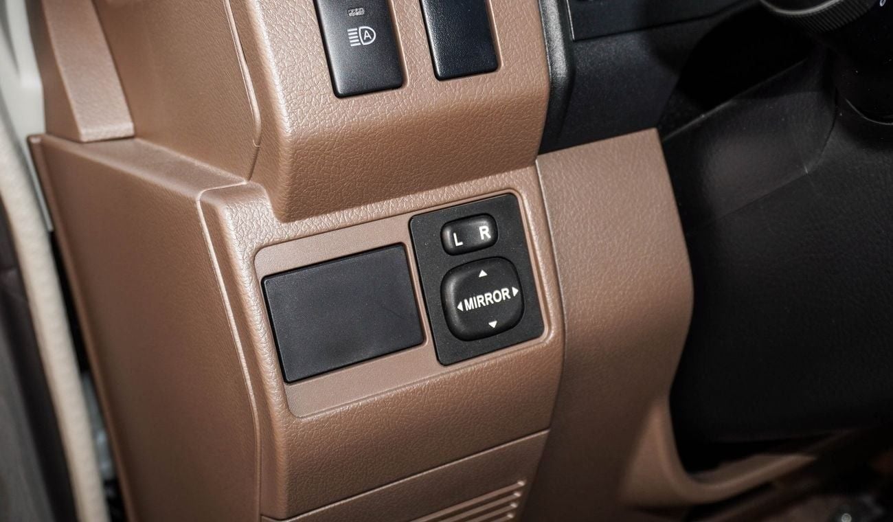 Toyota Land Cruiser 70 4.0L V6 M/T