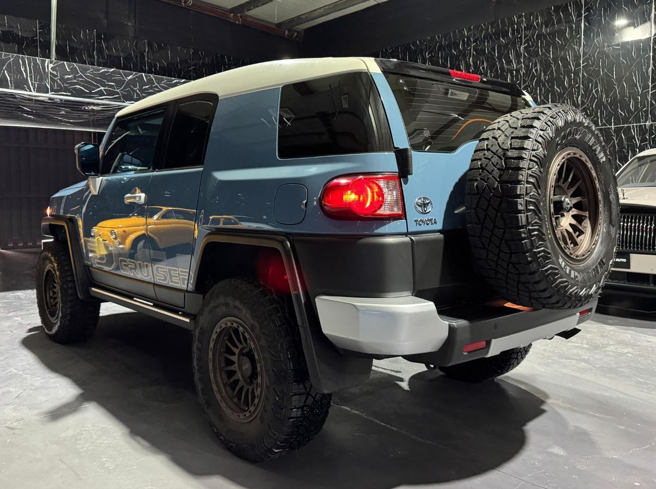Toyota FJ Cruiser GXR 4.0L A/T 2020 Toyota Fj Cruiser, Warranty, Fully Customized, Very Low Km, 360HP, Excellent Condi