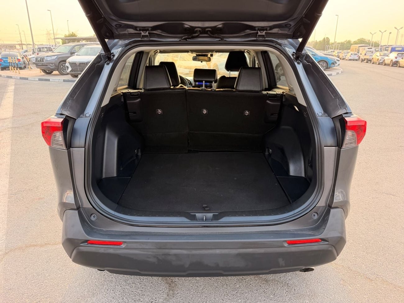 تويوتا راف ٤ XLE تويوتا RAV4 XLE بريميوم موديل 2023 كاملة المواصفات، مستوردة من الولايات المتحدة الأمريكية