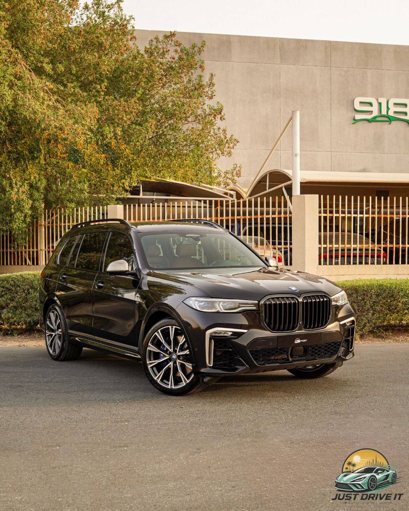 BMW X7 M50i