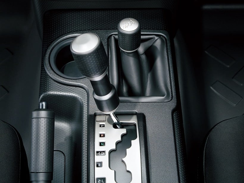 Toyota FJ Cruiser interior - Gear