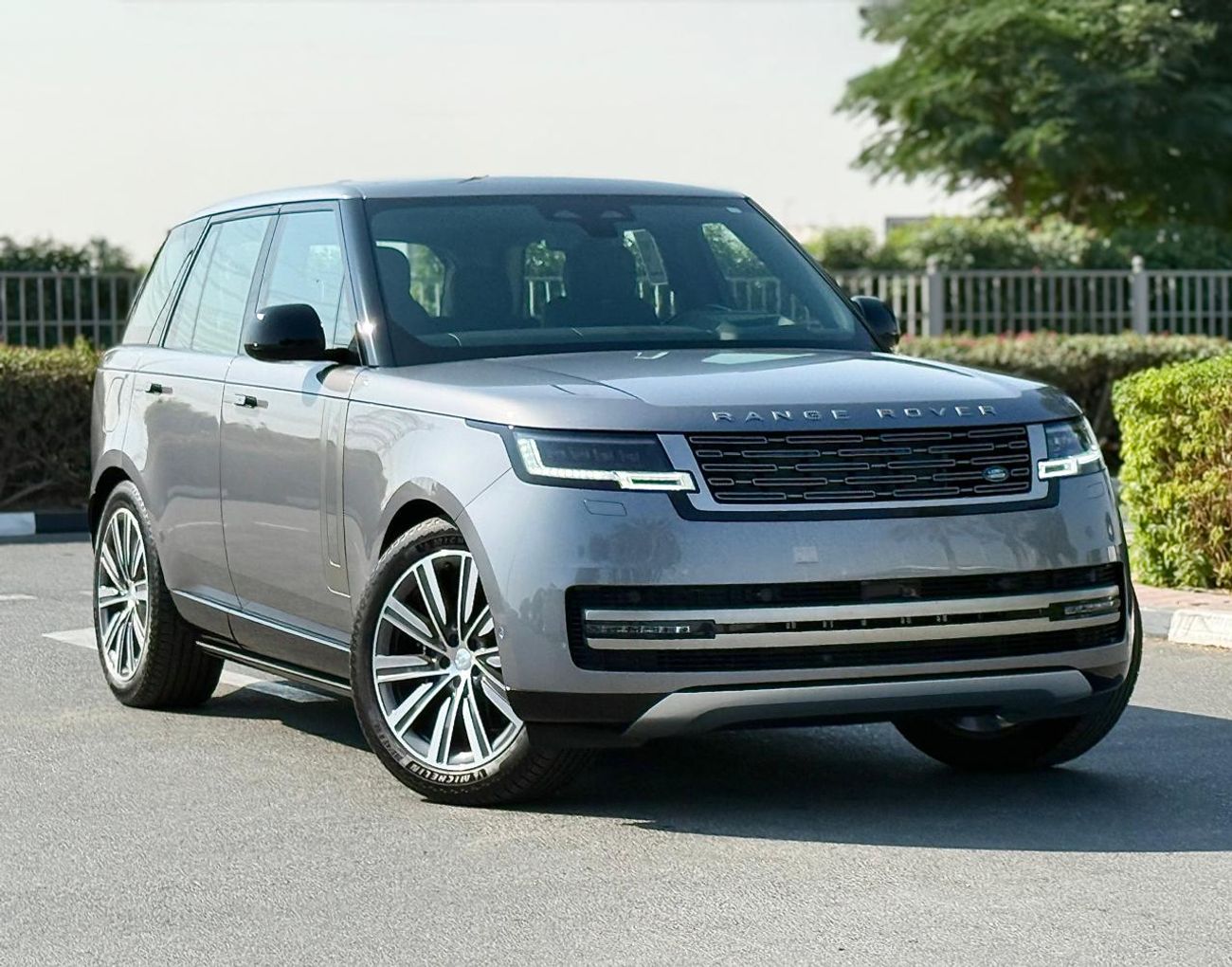 Land Rover Range Rover SE P360 3.0L RANGE ROVER VOGUE SE P360 | BRAND NEW | MODEL: 2025 | GCC SPECS | 5 YEARS WARRANTY AND