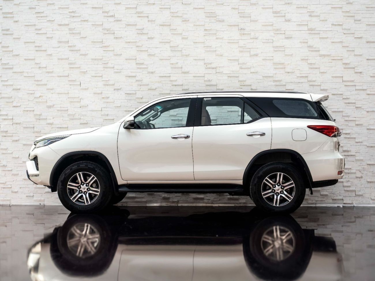 Toyota Fortuner GXR 4.0L (278 HP)