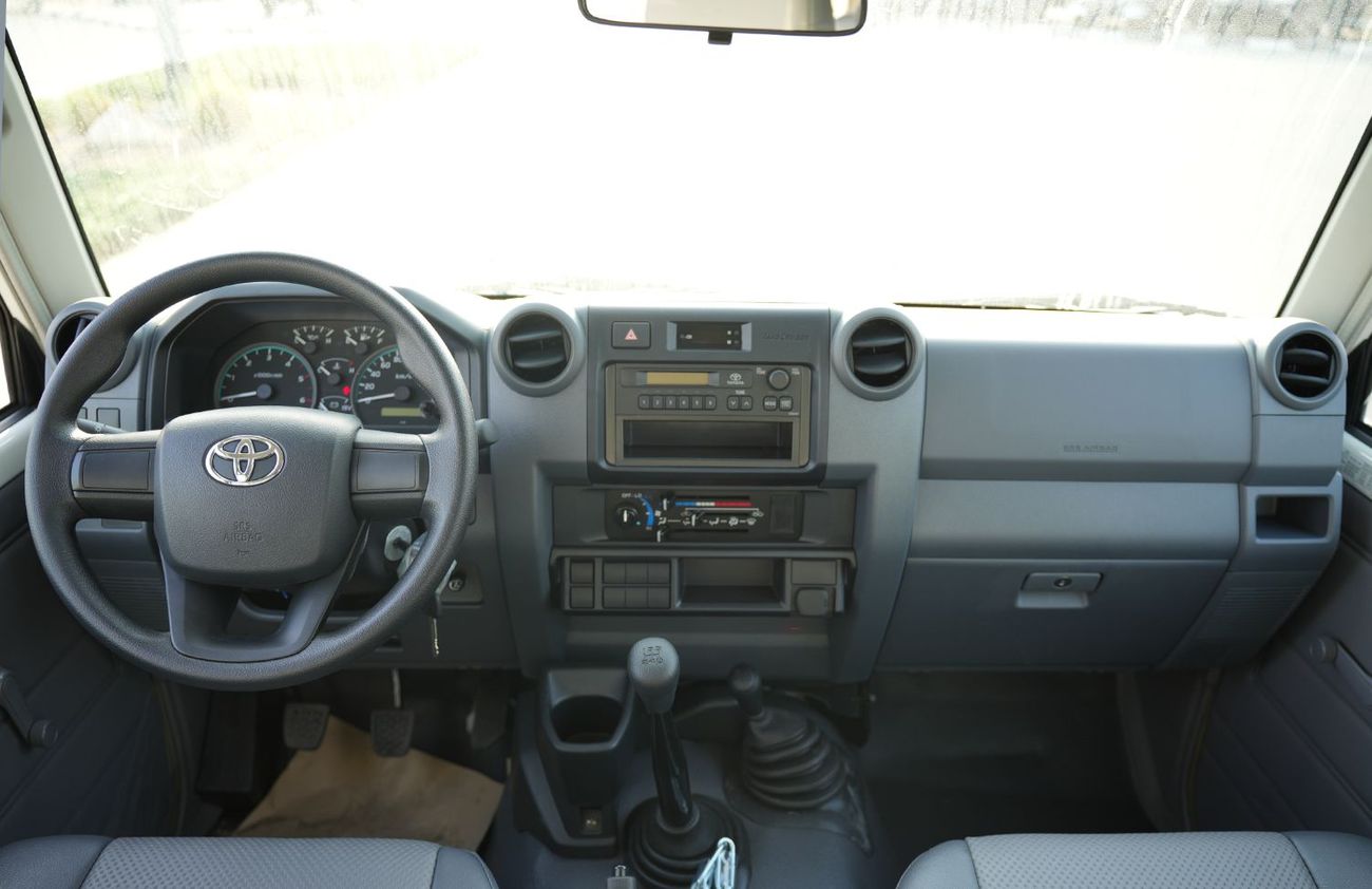 Toyota Land Cruiser Pick Up LC79 DSL DC 4.2L MT/TEVT4 Basic