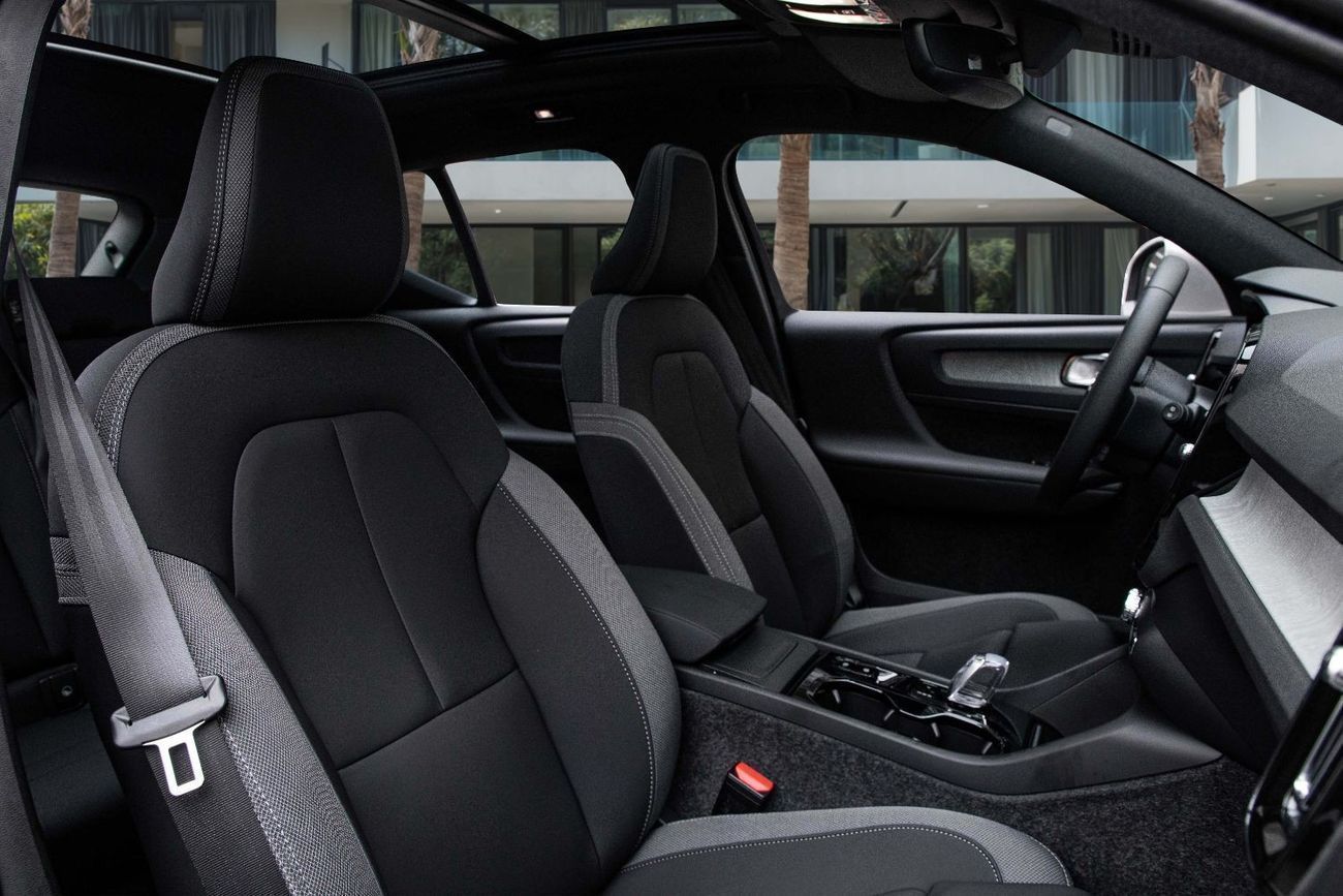 Volvo XC40 2,350 P.M | 0% Downpayment | Volvo XC40 B3 | Brand New!