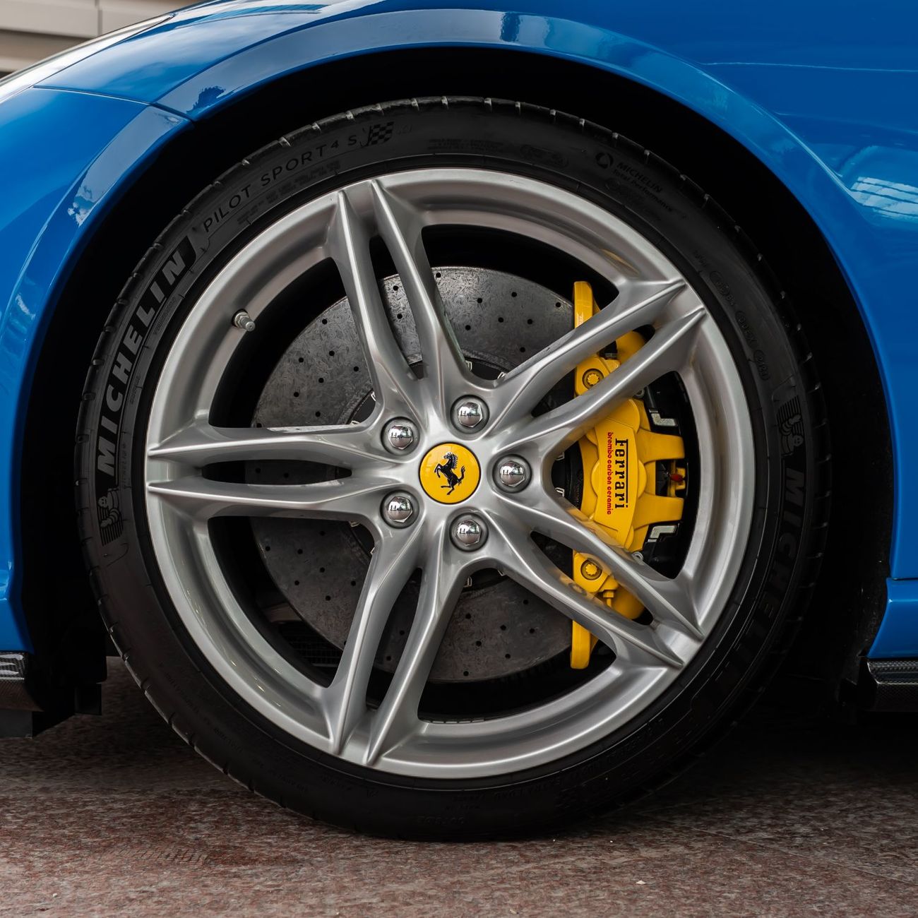 فيراري 812 GTS 2022 FERRARI 812 GTS DONE ONLY 2300KM