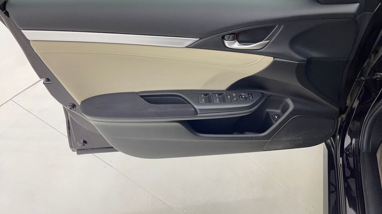 هوندا سيفيك DX 1.6 | بدون دفعة مقدمة | اختبار قيادة مجاني للمنزل