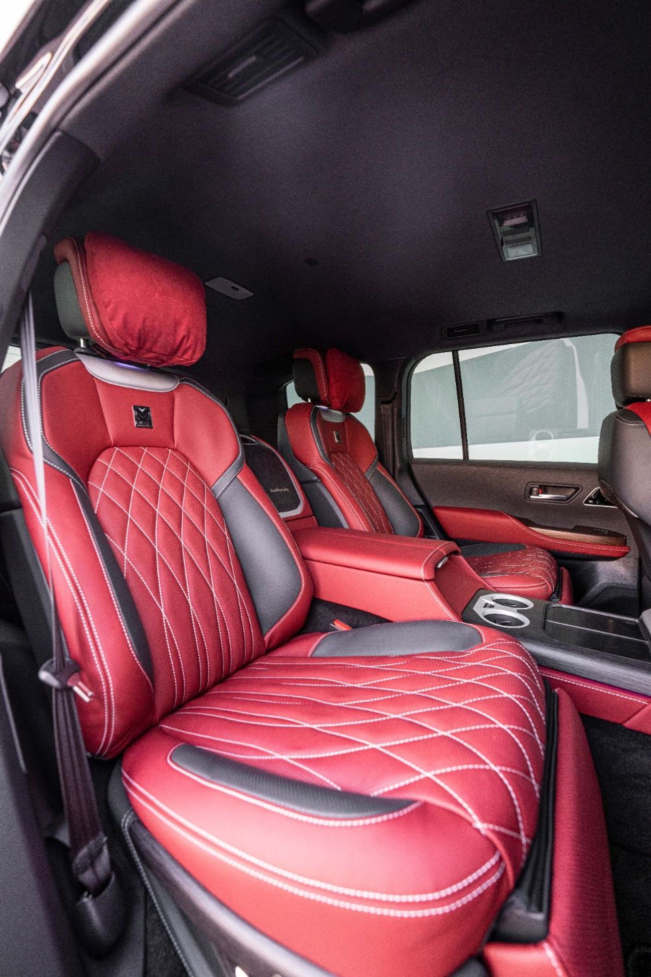 تويوتا لاند كروزر 3.5L PETROL VX OFFROAD EDITION WITH MBS AUTOBIOGRAPHY VIP SEAT