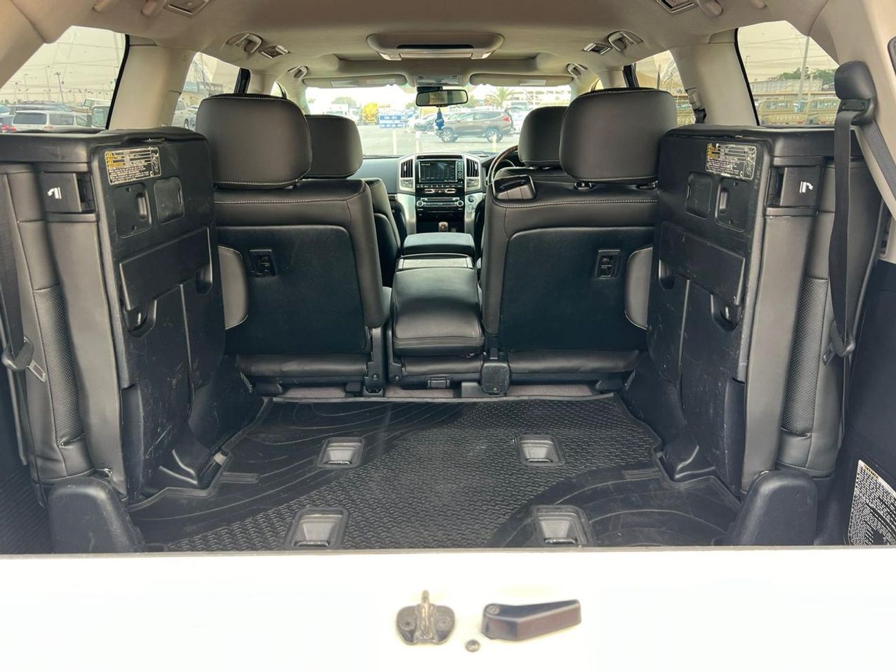 تويوتا لاند كروزر Landcruiser Sahara white colour with black interior RHD Diesel 8 seaters