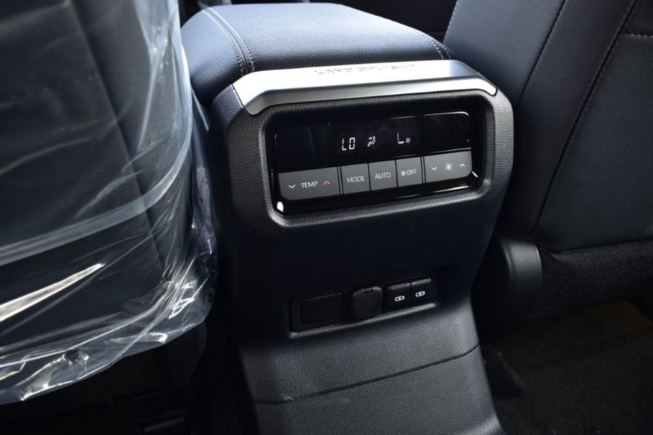 تويوتا برادو TXL-3 2.4L PETROL  4WD 7-SEAT AT