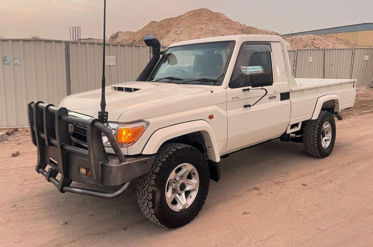 تويوتا لاند كروزر بيك آب DIESEL 4.5 LITER ,RIGHT HAND DRIVE 2022 MODEL