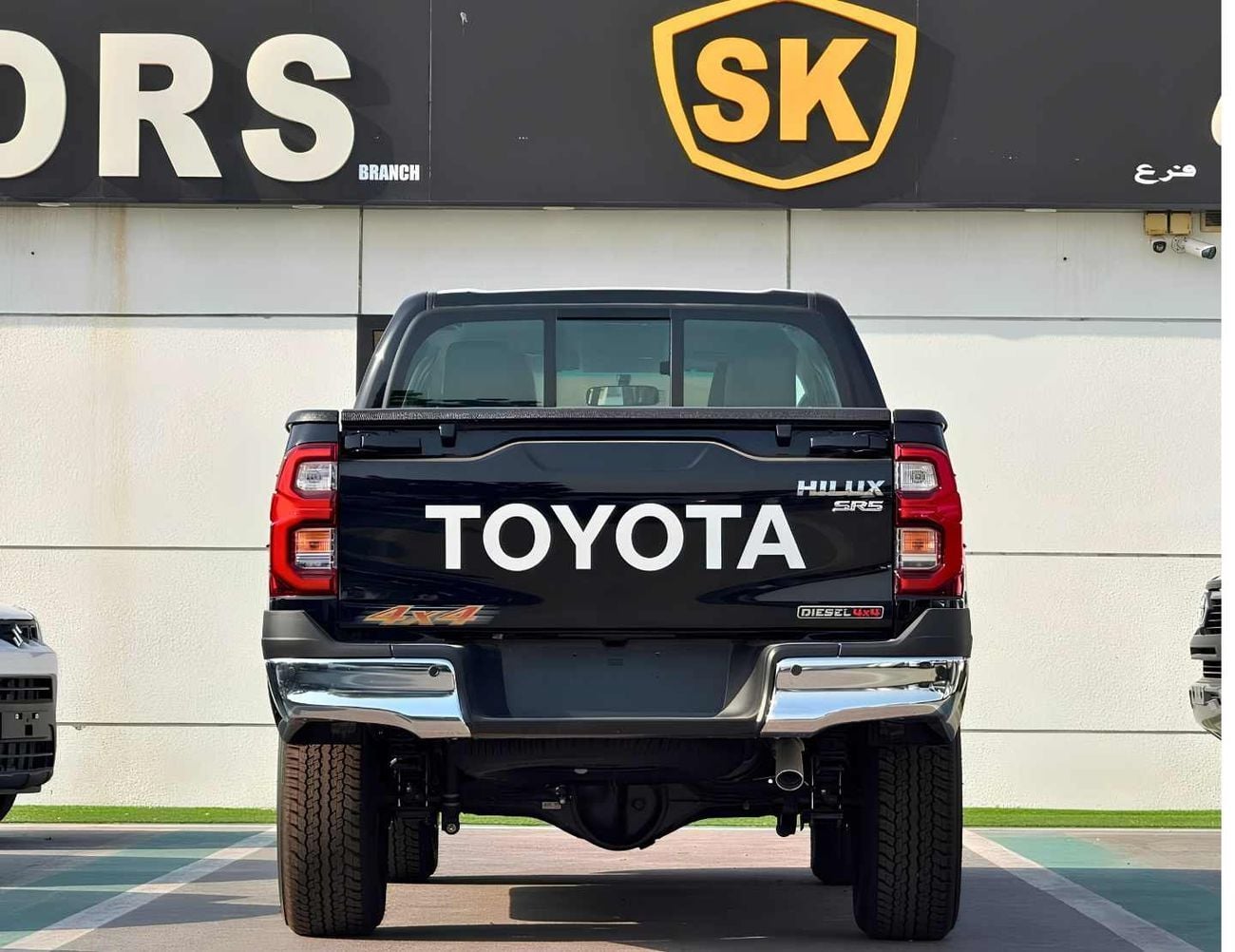 Toyota Hilux SR5 (NON GCC) SR5 | 2.8L V4 DIESEL | FULL OPTION | BLIND SPOT | OVER FNDER (CODE # HDAH1)