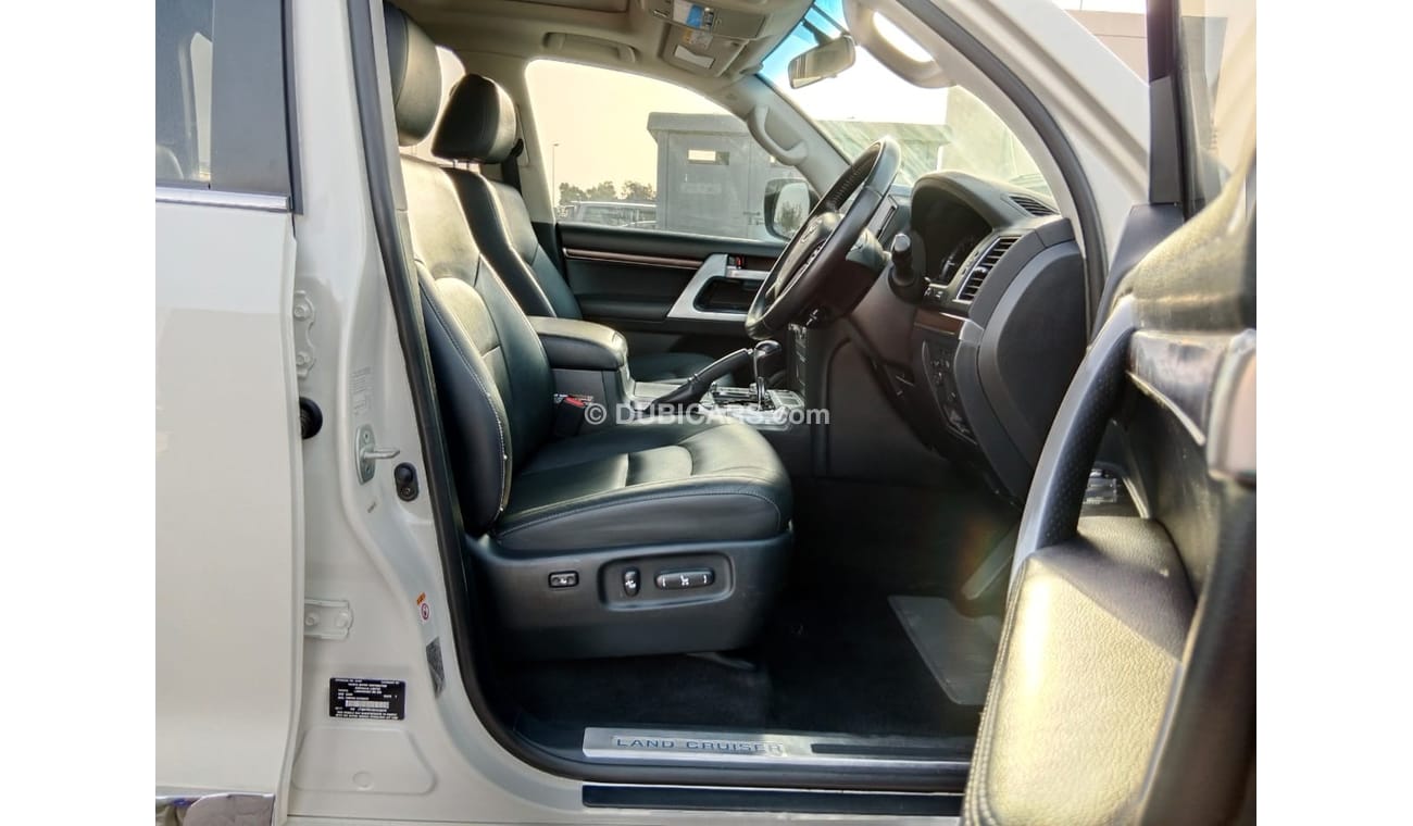 تويوتا لاند كروزر TOYOTA LAND CRUISER RIGHT HAND DRIVE (PM1544)