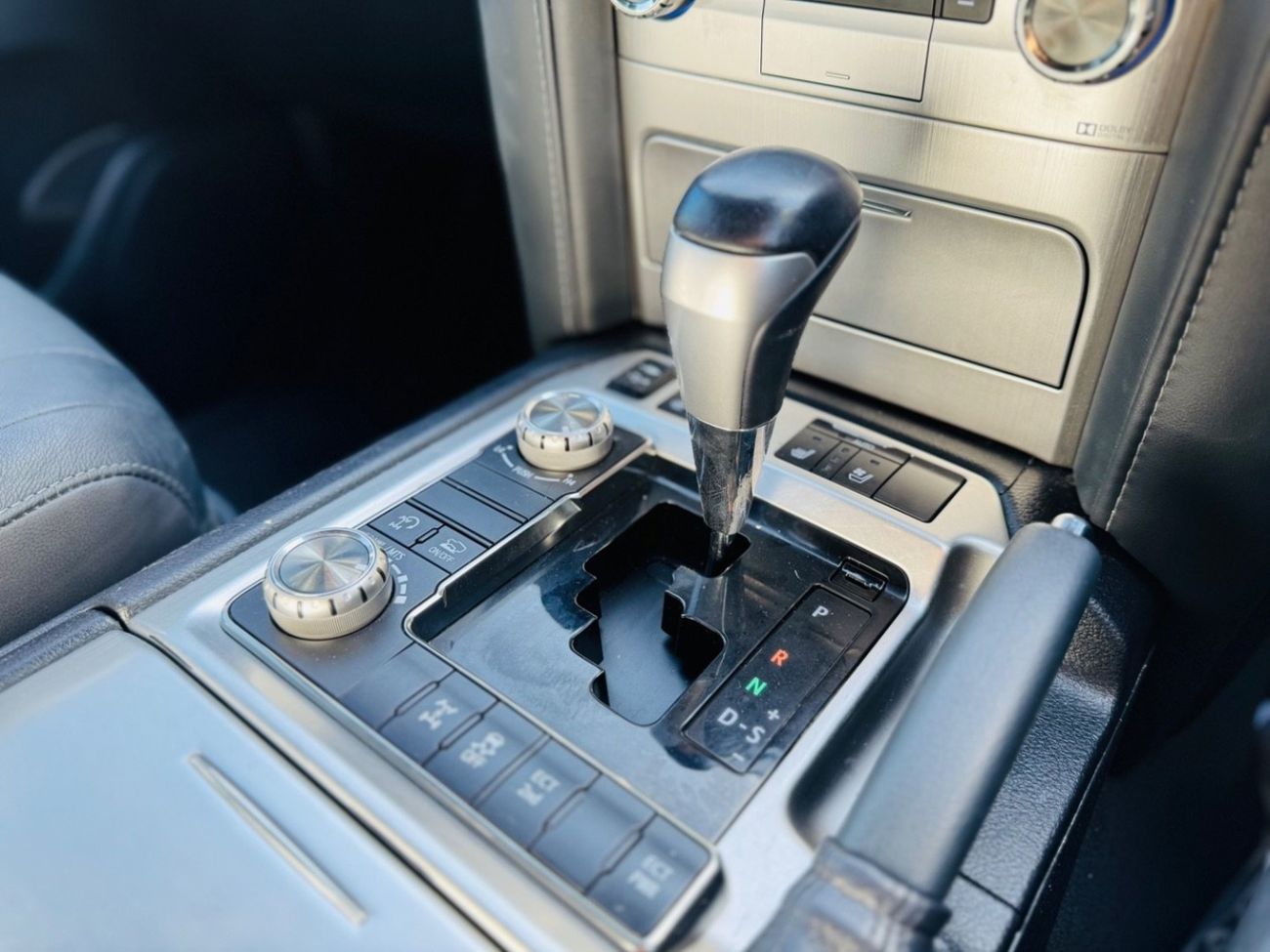 Toyota Land Cruiser Toyota Land Cruiser 2020 v8 diesel full options RHD