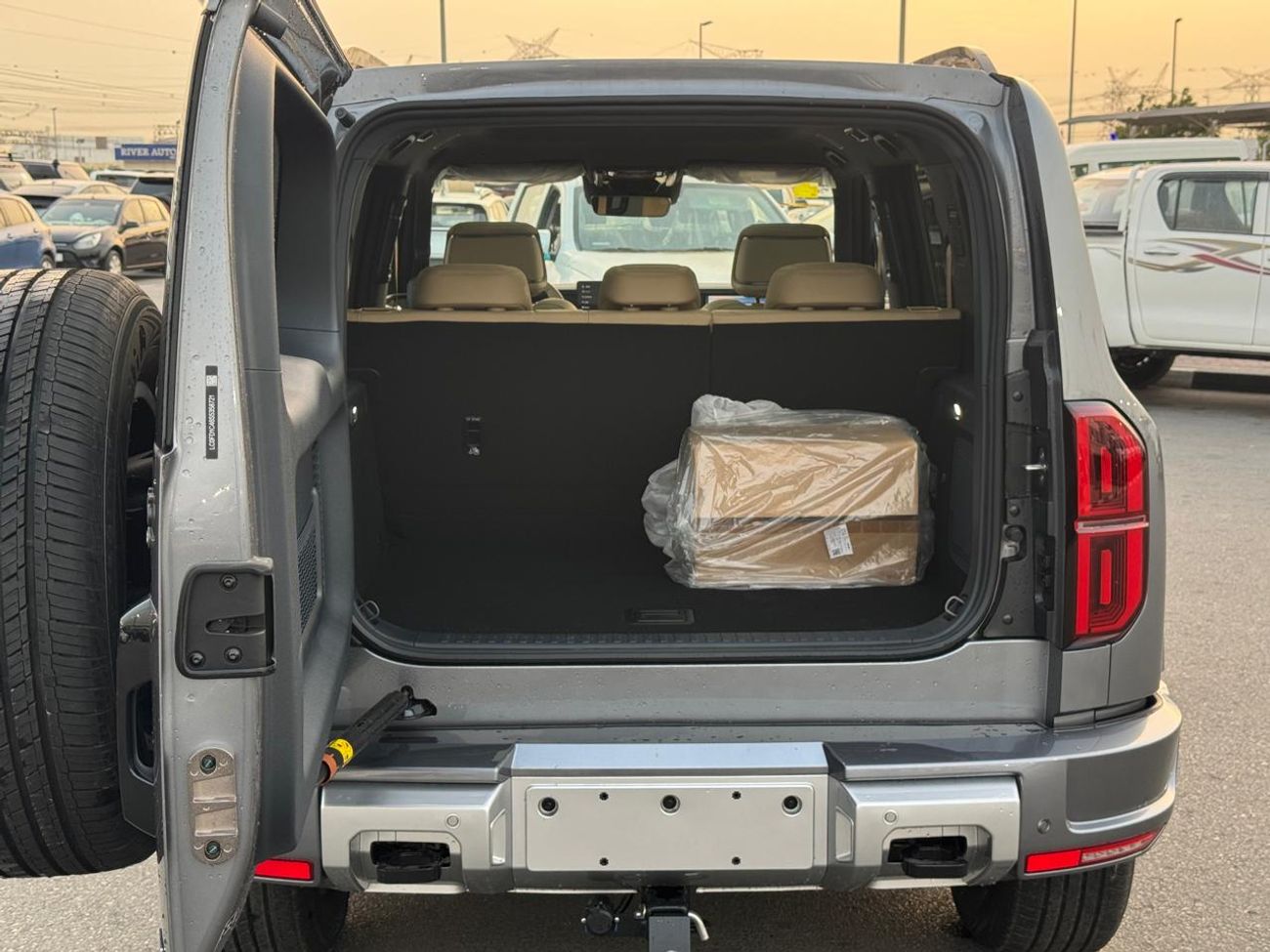 BYD Leopard 5 BYD LEOPARD 5 ULTRA 2025