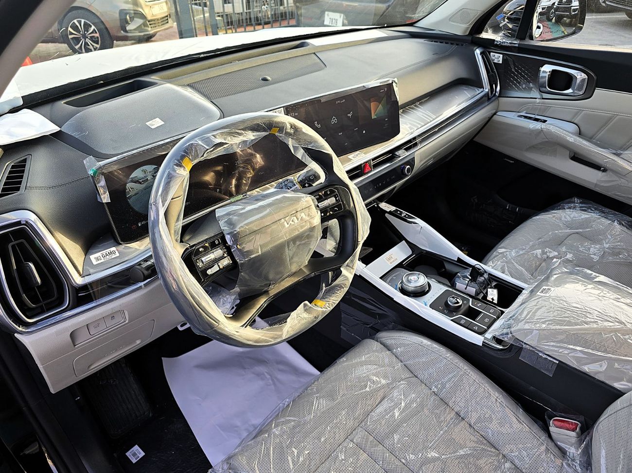 كيا سورينتو KIA SORENTO MQ4 HEV AT 7P 1.6L SUV AWD 5Doors black color 2026 Model