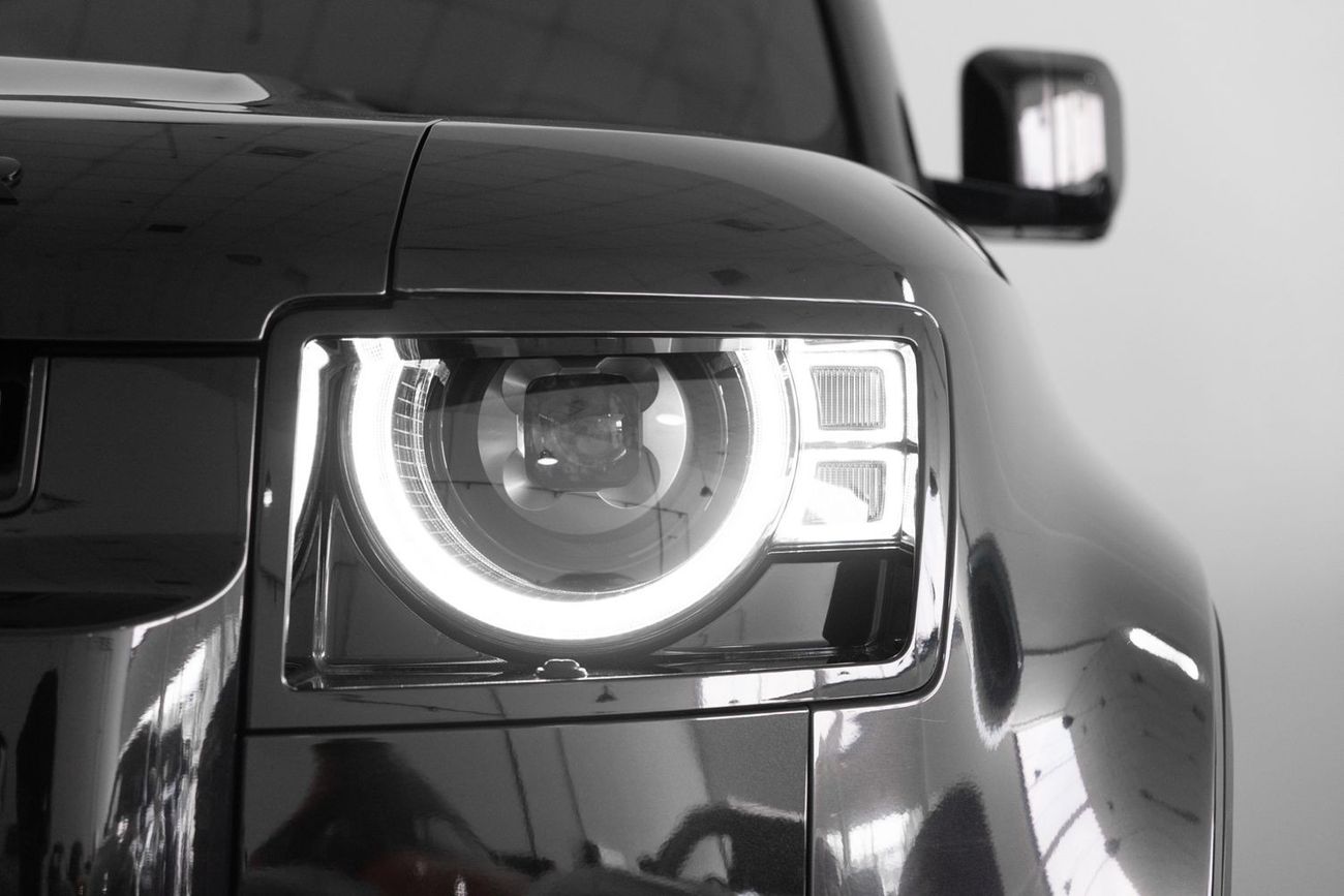 Land Rover Defender 110 SE P300 2.0L