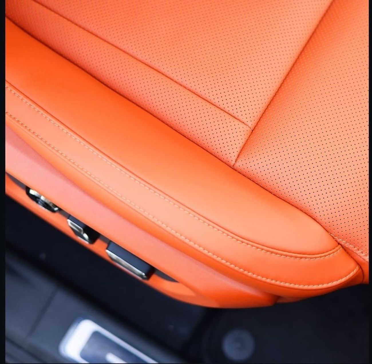 ROX 01 ROX01 2025 – Long Range, 6-Seater VIP Edition