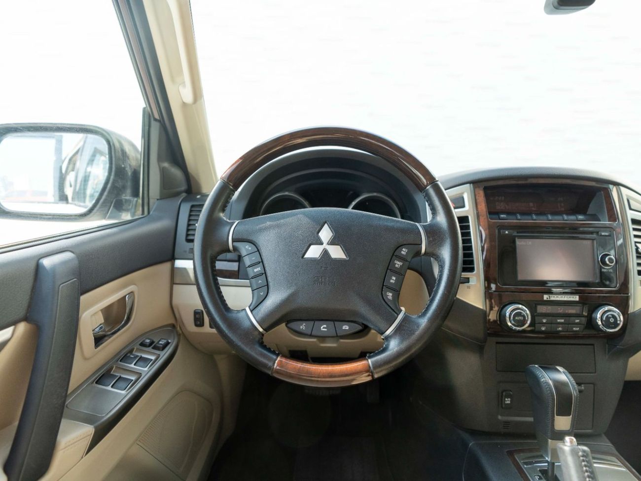 Mitsubishi Pajero GLS Highline 3.8L (243 HP)