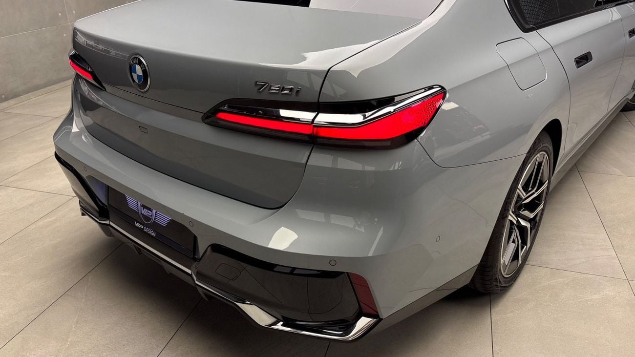 BMW 735i 2024 | GCC Specs | Agency Warranty & Service