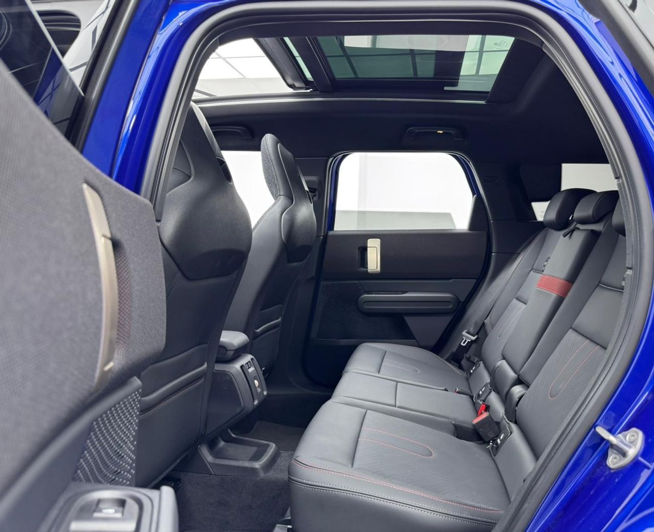 ميني كوبر إس كونتري مان 2025 Mini Cooper Countryman S Jcw Kit, Mini Warranty+Service Contract+Full Mini Service History, GCC