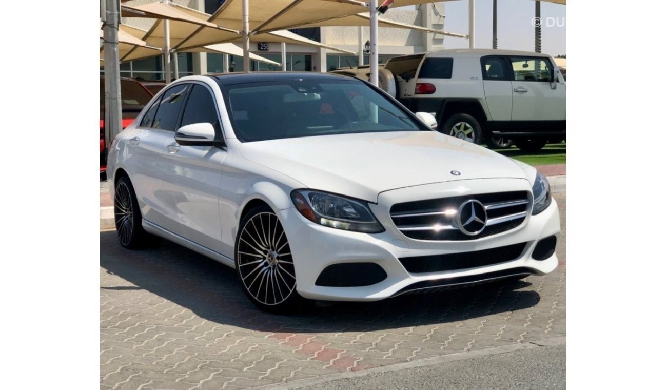 مرسيدس بنز C 300 لاكجري