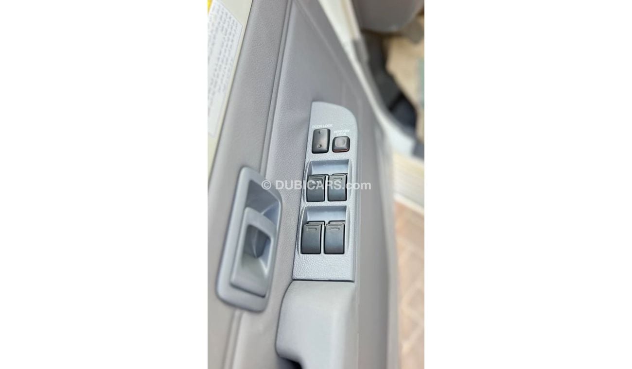 تويوتا لاند كروزر بيك آب بيك آب DLX بيك آب DLX