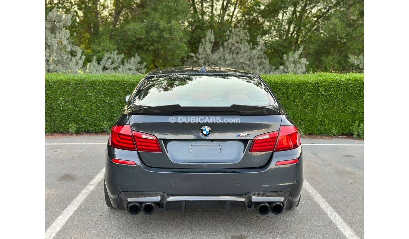 BMW M5 Std M5 F10 2012 // GCC // IN PERFECT CONDITION // FULL OPTIONS
