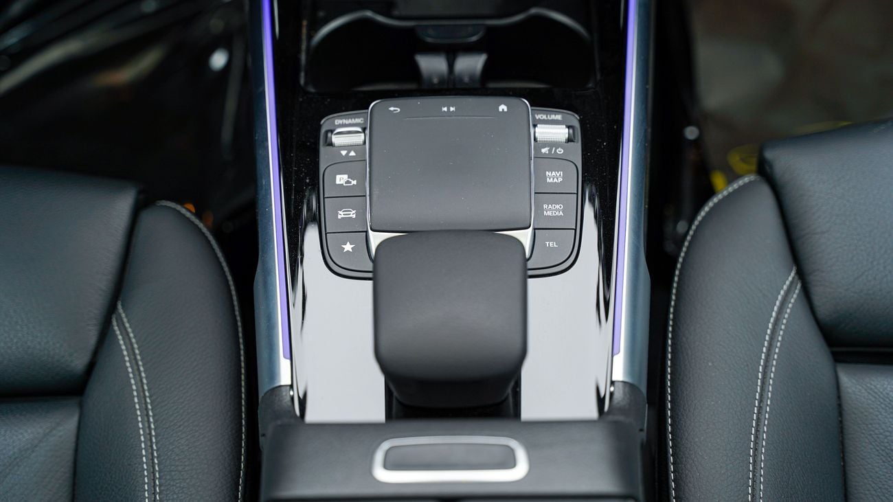 مرسيدس بنز EQB 350 4M STANDARD