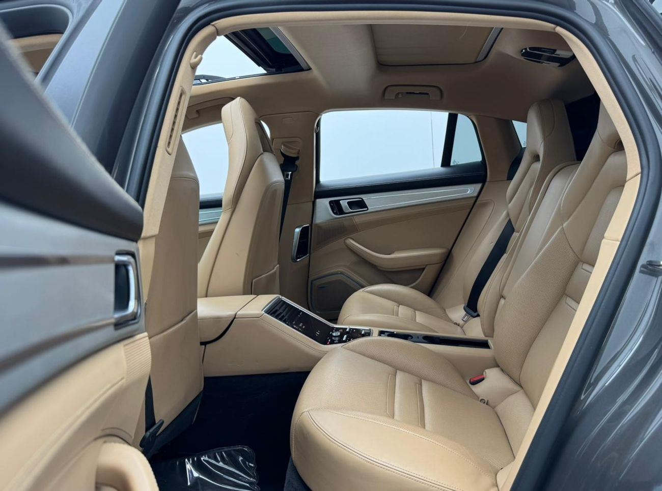 Porsche Panamera 4 3.0L 2018 Porsche Panamera 4, 1 Year Warranty, Service History