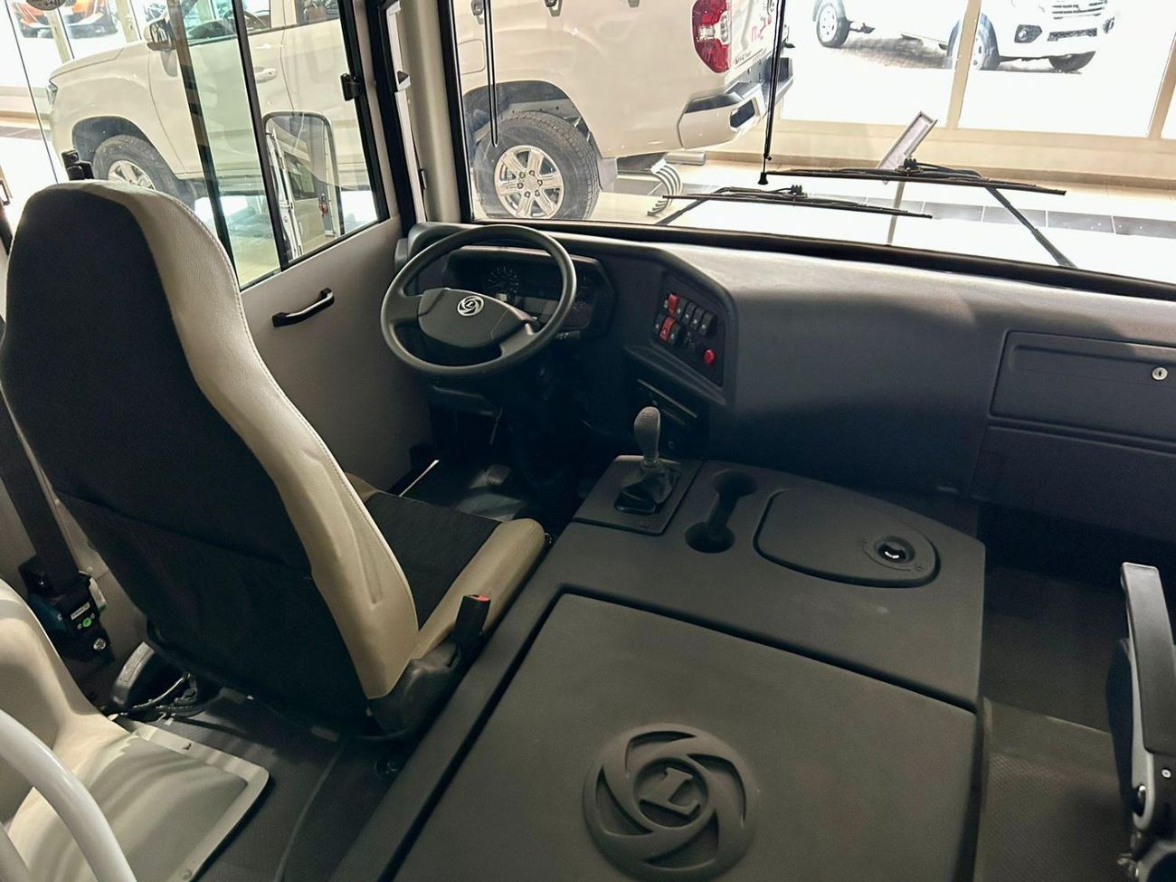 اشوك ليلاند Gazl 3.0L DIESEL 25 SEATER MANUAL TRANSMISSION ( ONLY FOR RE-EXPORT )