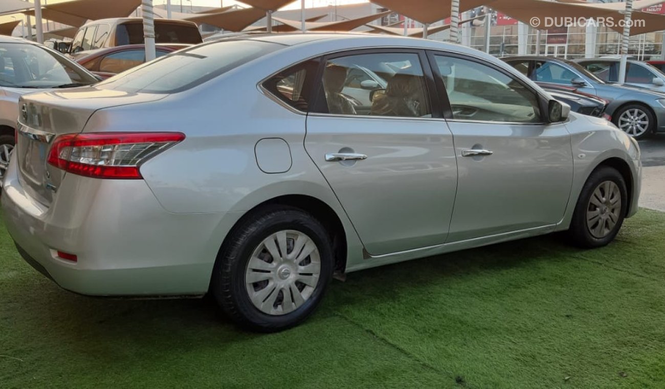 Nissan Sentra Gulf - without accidents - silver paint inside the silver in excellent condition, you do not need an