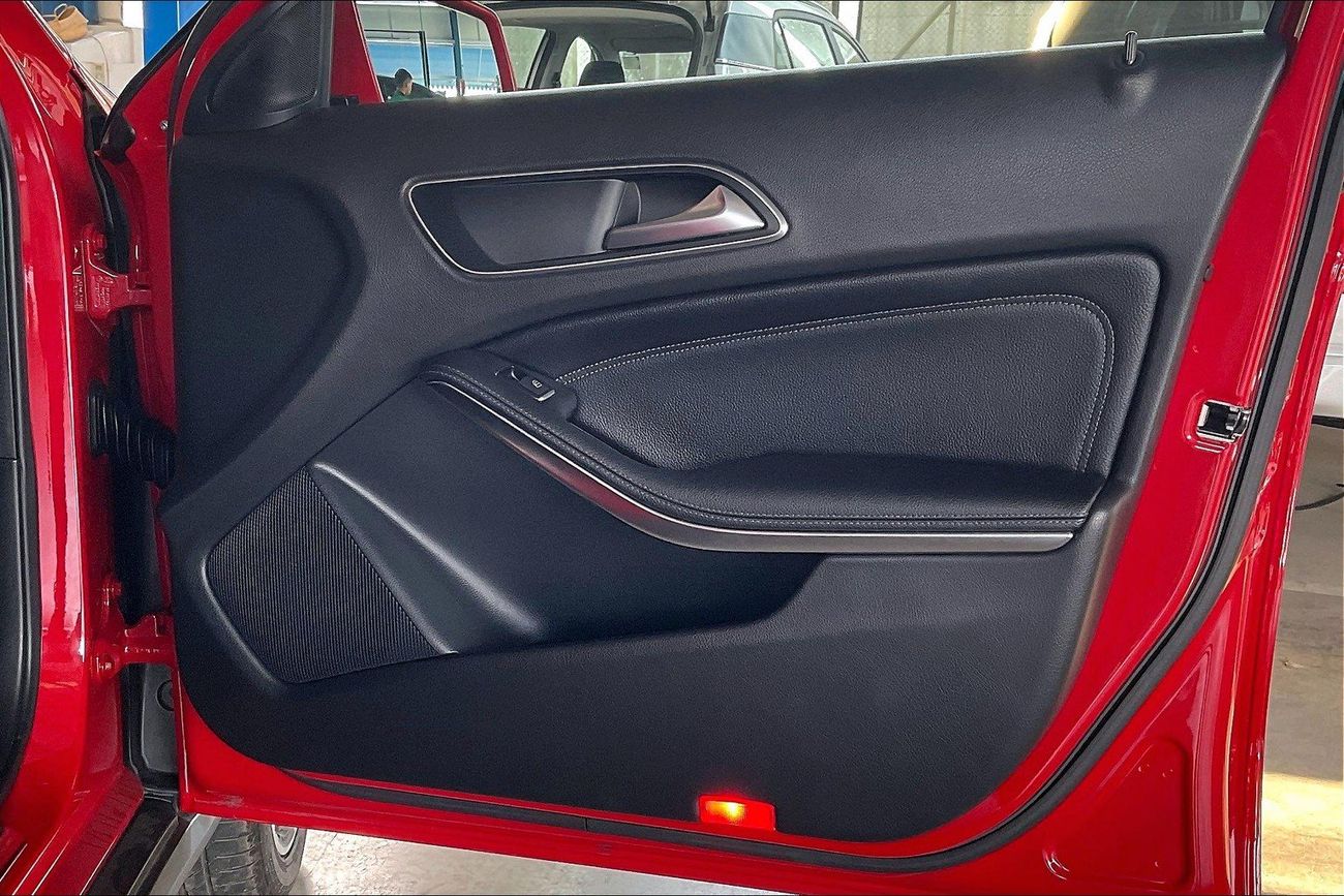 Mercedes-Benz GLA 250 High (AMG Seats + Sunroof) | Guaranteed Warranty | 0 Down Payment