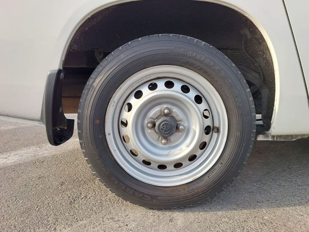 Toyota Probox TOYOTA PROBOX VAN RHD 2015 MODEL 1.3 L PETROL AUTOMATIC(PM13254)