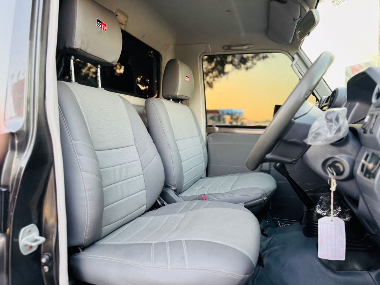 Toyota Land Cruiser Pick Up LX WINCH Toyota Land Cruiser pickup single cabin 2014 v8 diesel RHD