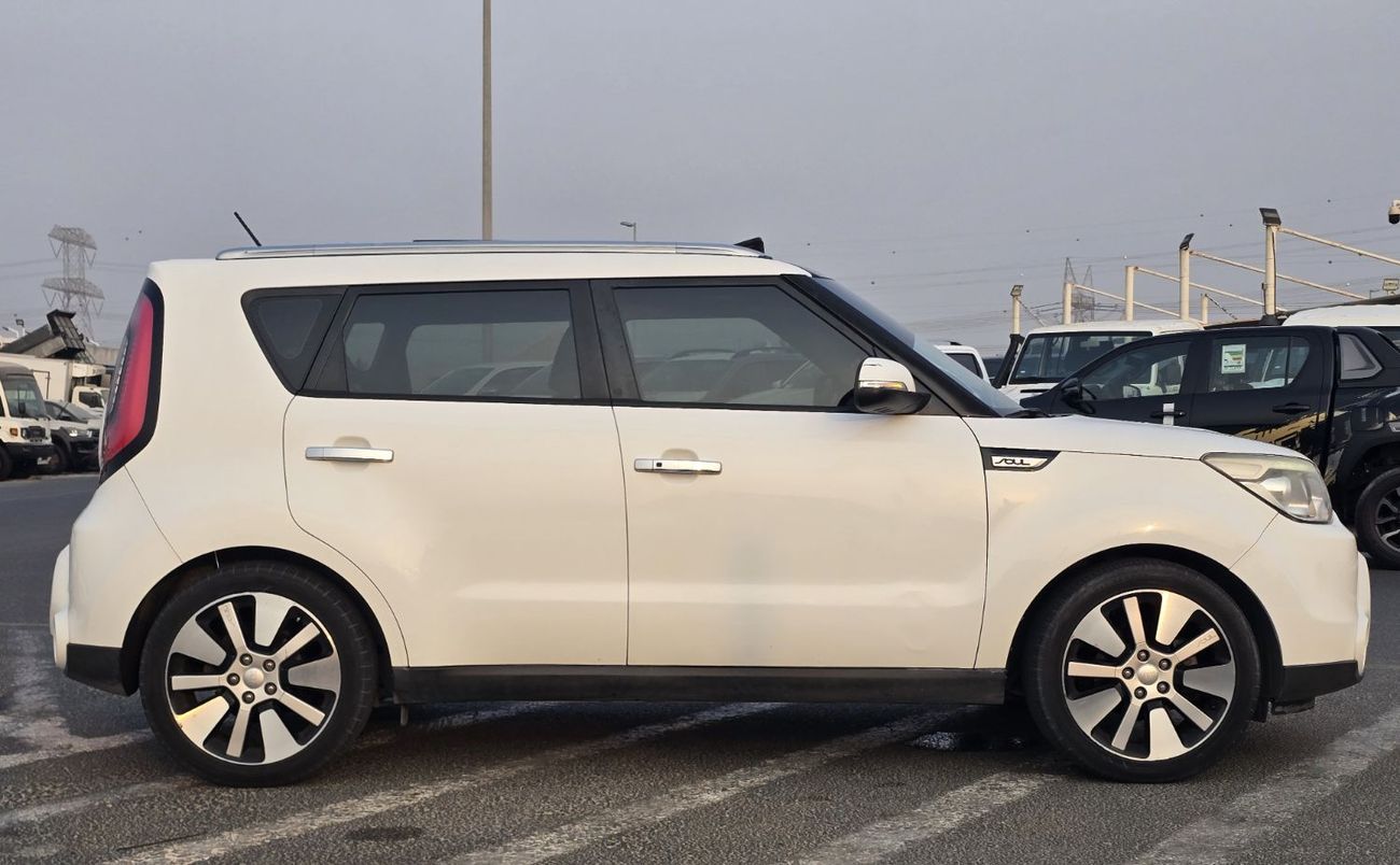 Kia Soul LX USED KIA SOUL 1.6L A/T FWD GCC White Color 2017