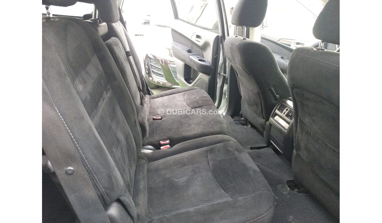 Nissan Pathfinder American import 2015 model cruise control rear spoiler in excellent condition