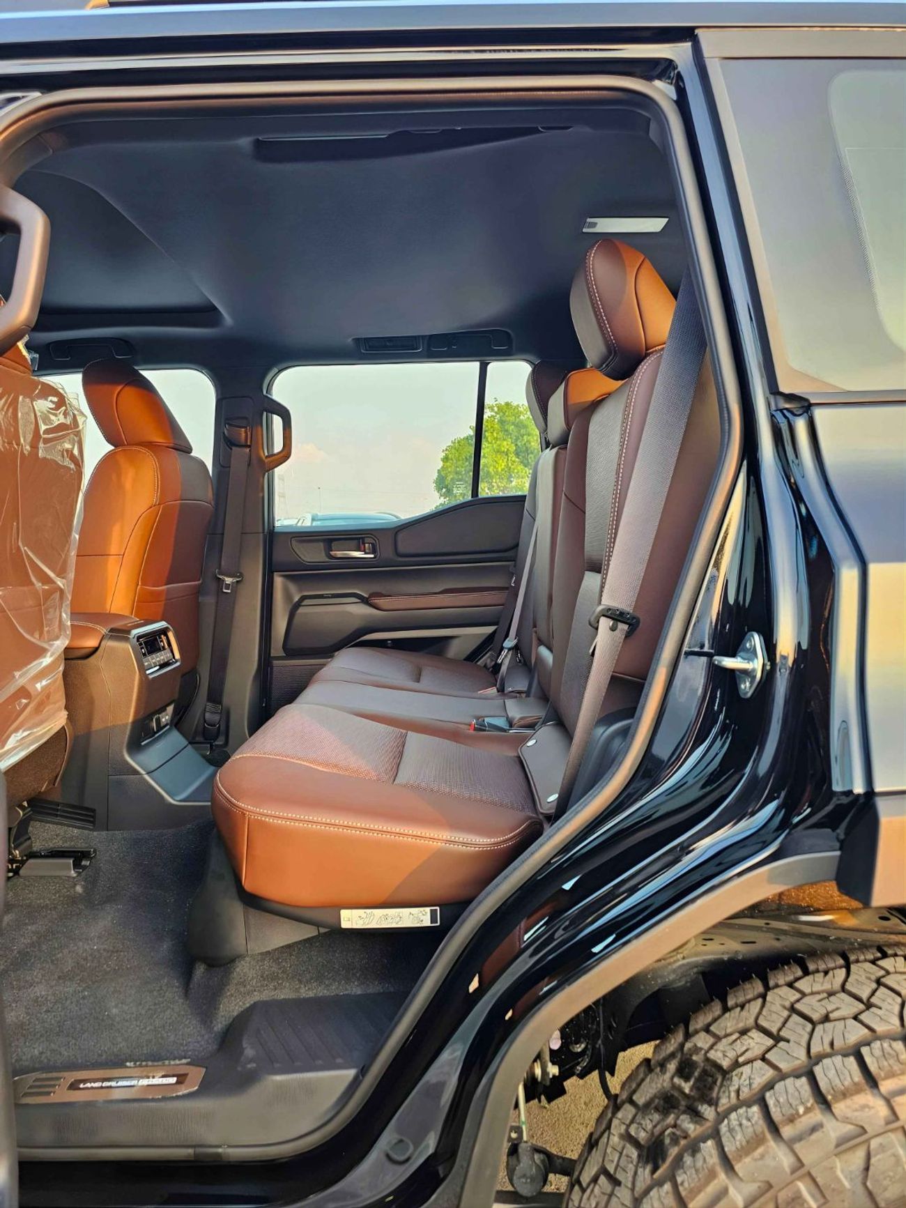 Toyota Prado ADVENTURE TURBO / 2.8L V4 DIESEL / RADAR / POWER SEATS / LEATHER SEATS (CODE # PADVH1)