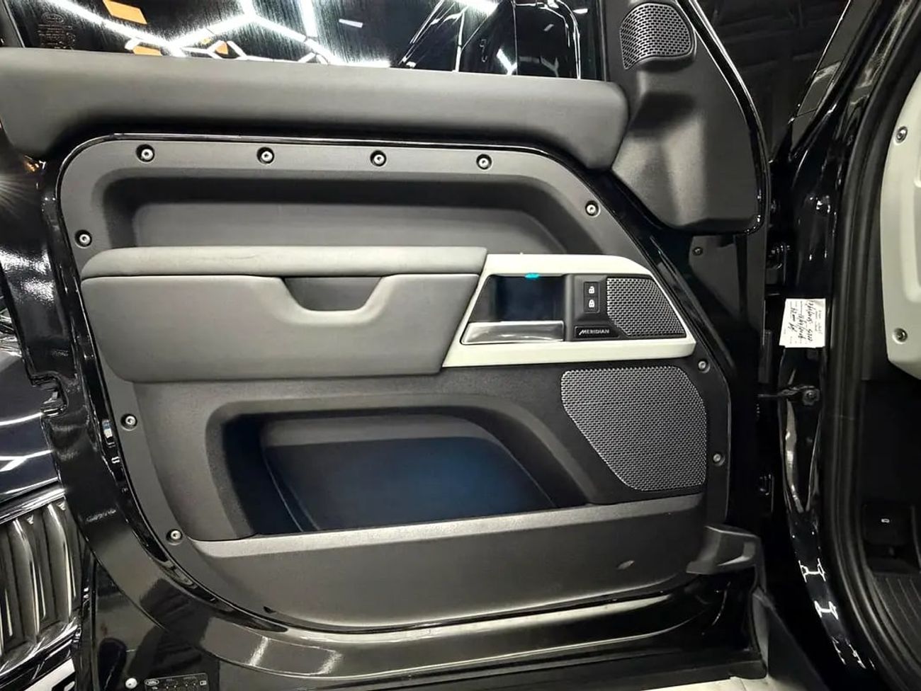 Land Rover Defender 110 HSE (P400) Black Edition | LR Warranty/Service | Full PPF | P400 HSE