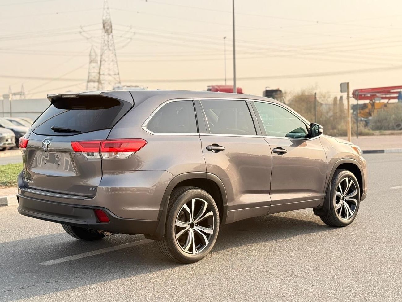 Toyota Highlander LE 3.5 L 2020 model