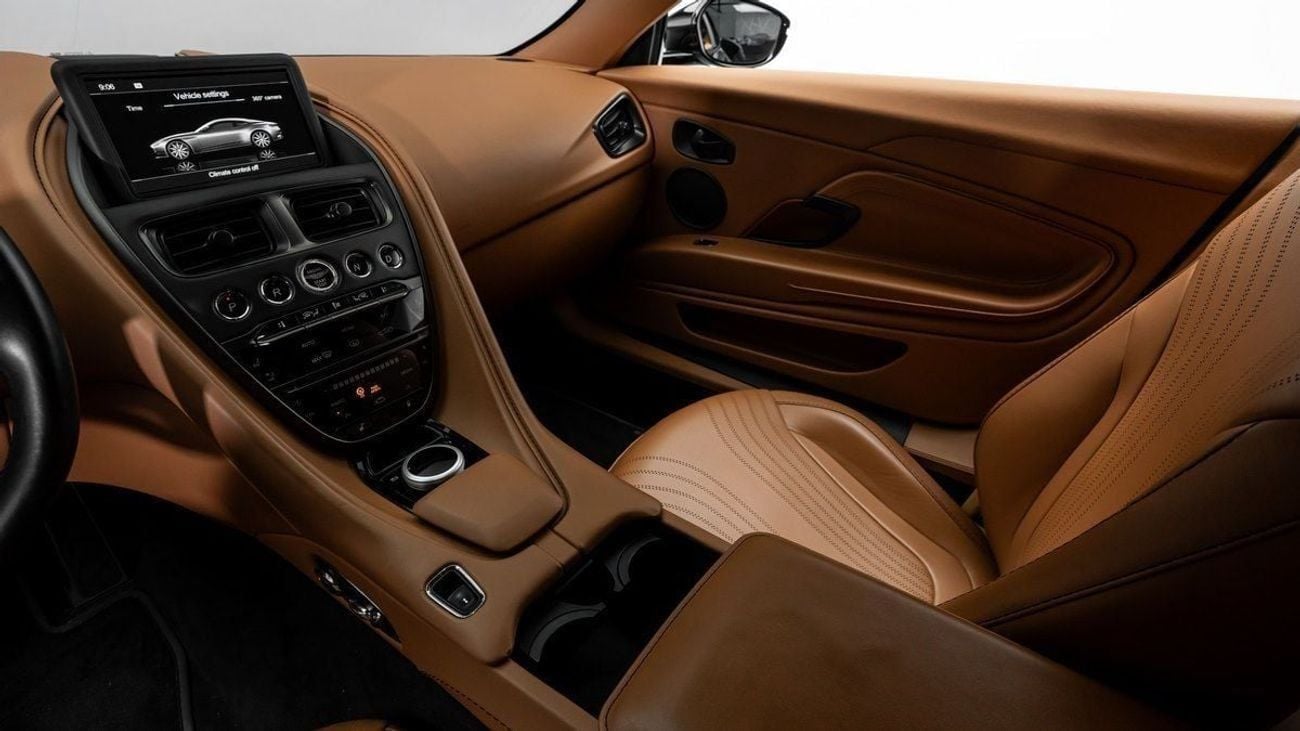 Aston Martin DB11 VOLANTE V8 - 2020 - GCC Specs