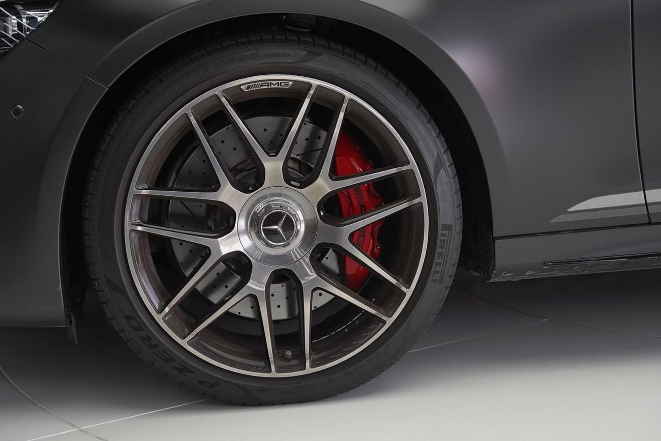 مرسيدس بنز E 63S  1 OF 999