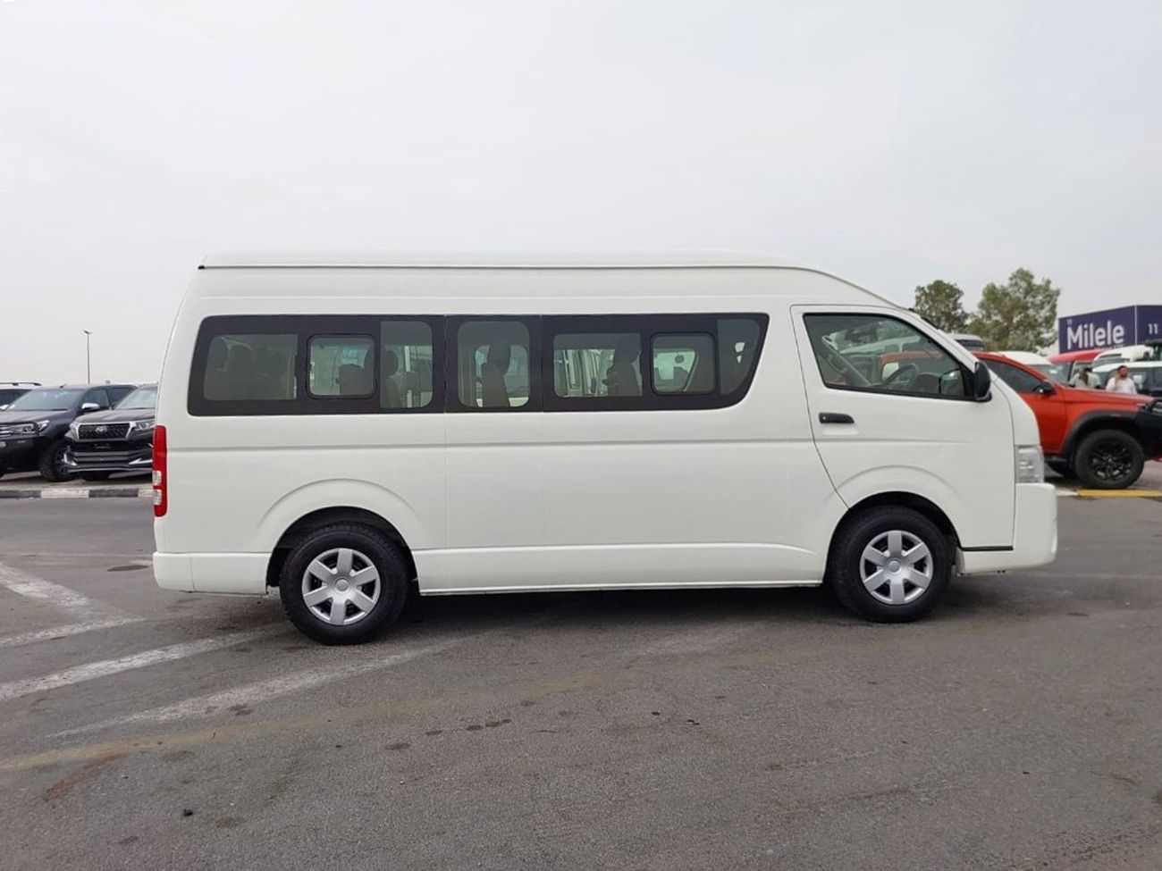 Toyota Hiace TOYOTA HIACE COMMUTER VAN RHD 2017 MODEL 2.7 L PETROL AUTOMATIC(PM81432)