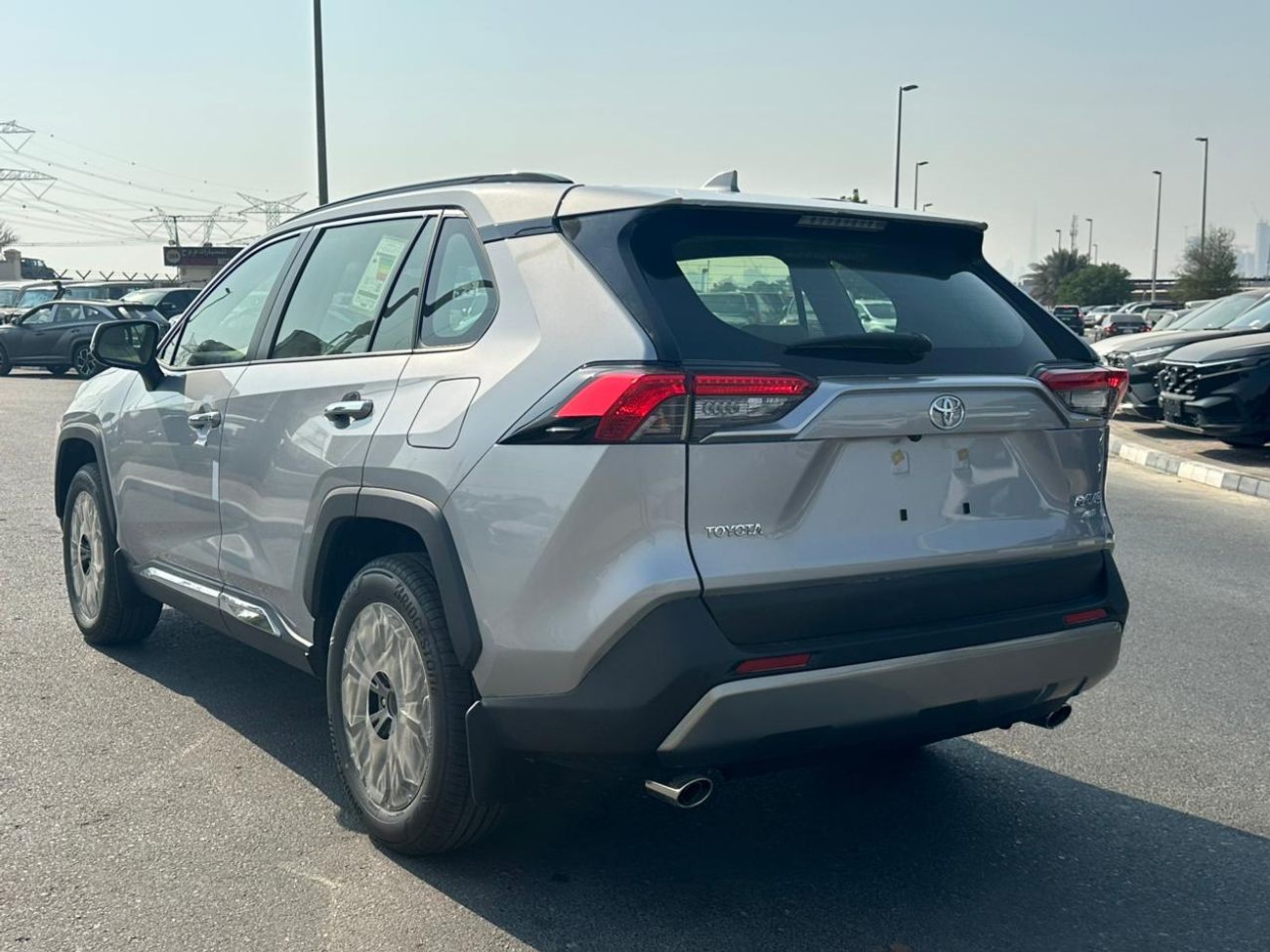 Toyota RAV4 2.5 LIMITED , PETROL , MEMORY SEAT, WIRELESS CHARGER ,PANORAMIC ROOF, FULL OPTION MODEL 2025