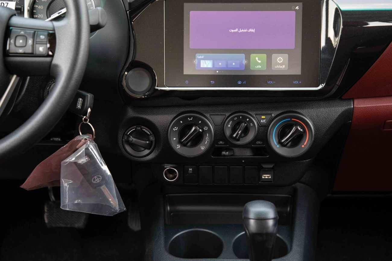 Toyota Hilux 2024 Toyota Hilux 4x4 DC 2.4 - Attitude Black inside Red